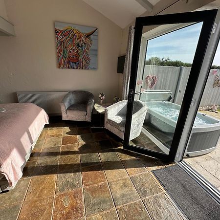 Dwylig Isa Holiday Cottages Rhuddlan Kültér fotó