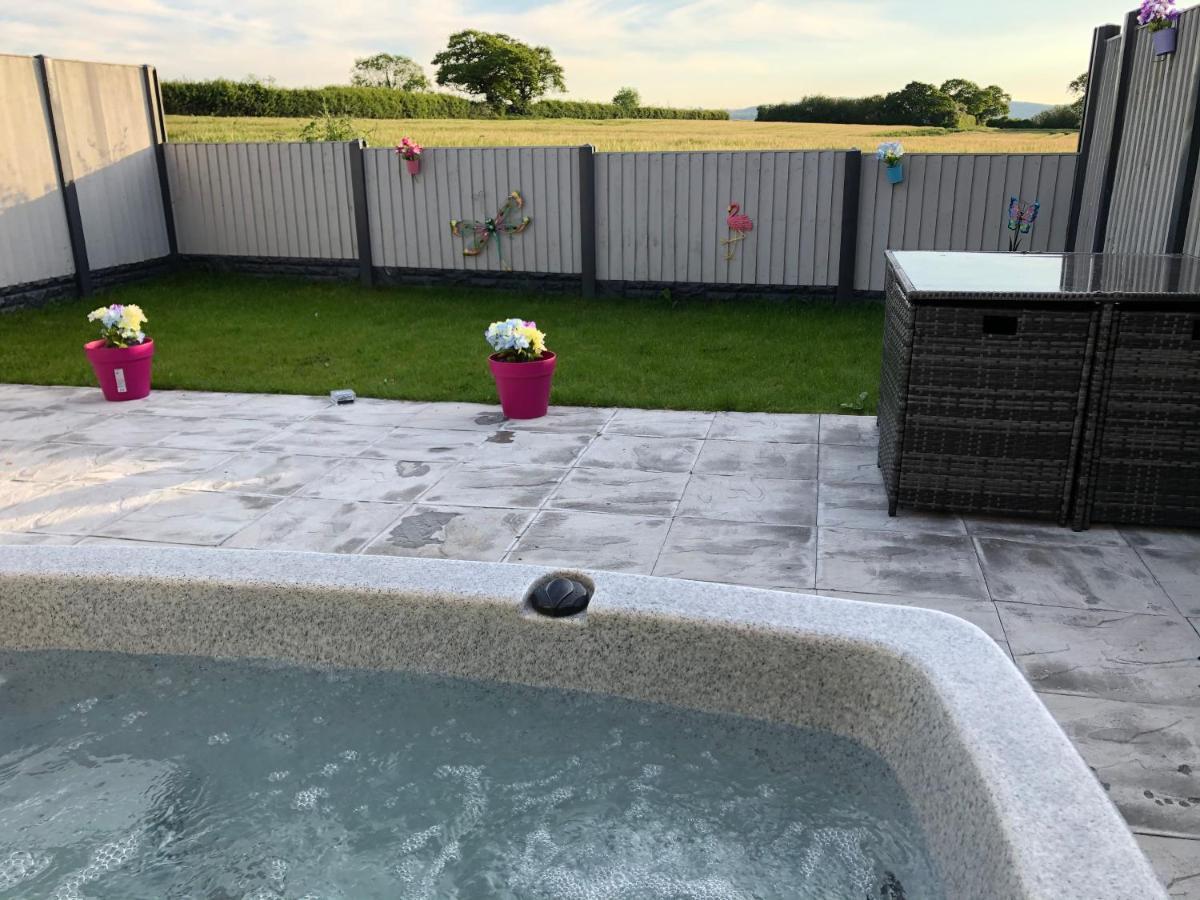 Dwylig Isa Holiday Cottages Rhuddlan Kültér fotó