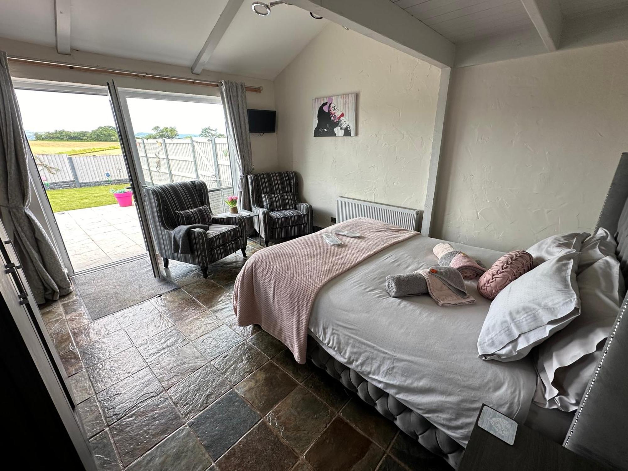 Dwylig Isa Holiday Cottages Rhuddlan Kültér fotó