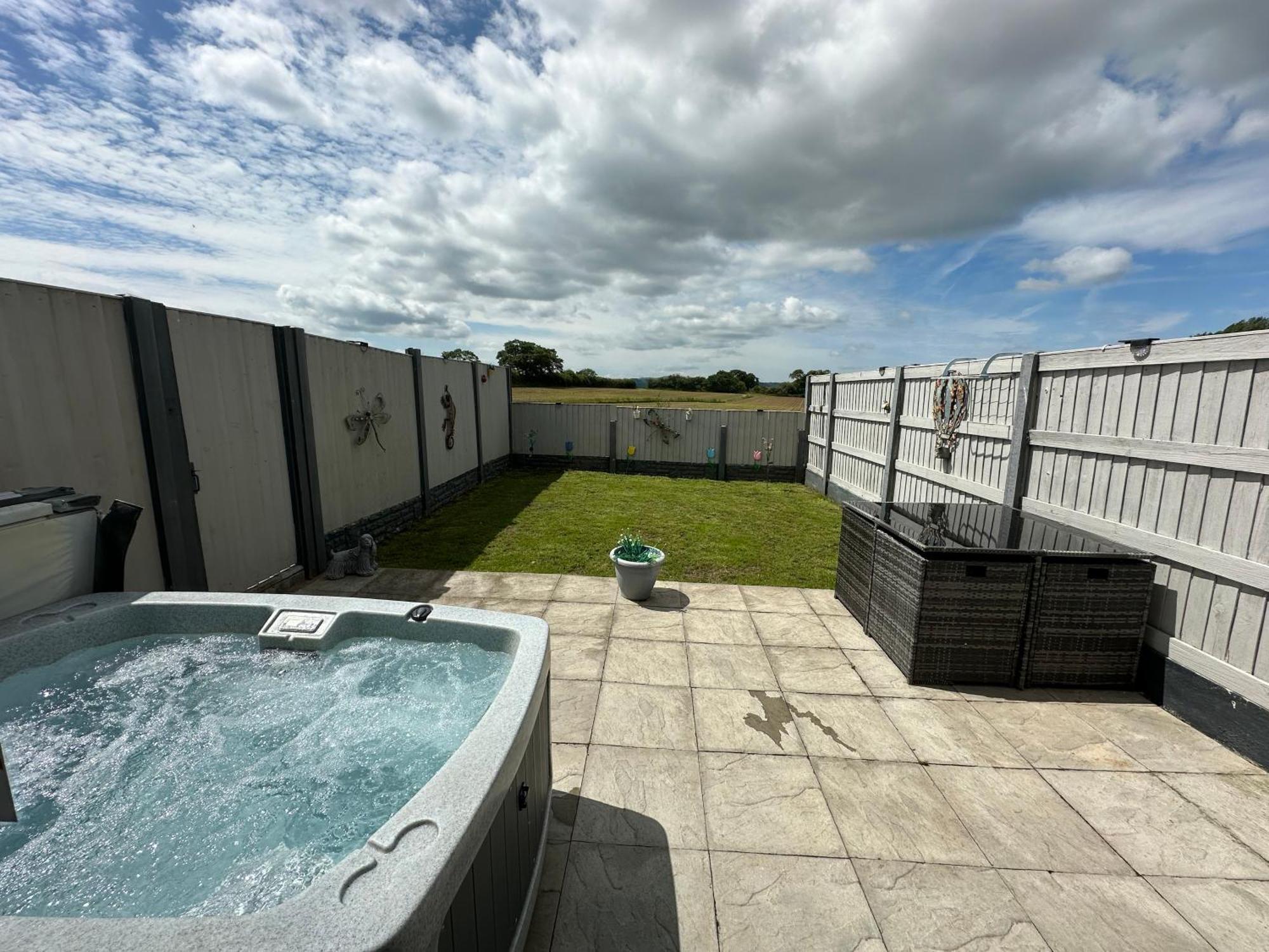 Dwylig Isa Holiday Cottages Rhuddlan Kültér fotó